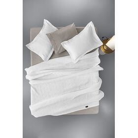 Κουβέρτα Pattern White 245x260 guy Laroche  60% Cotton, 40% Polyester Jacquard
