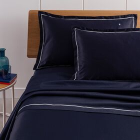 Σεντονι Flατ Αrτηur 1 τεμ Μπλε Σκουρο (Ναvυ ) 240χ300cμ 100% Cοττον Sατιν   Τομμυ Ηιlfιgεr