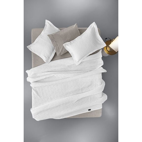 Κουβέρτα Pattern White 245x260 guy Laroche  60% Cotton, 40% Polyester Jacquard