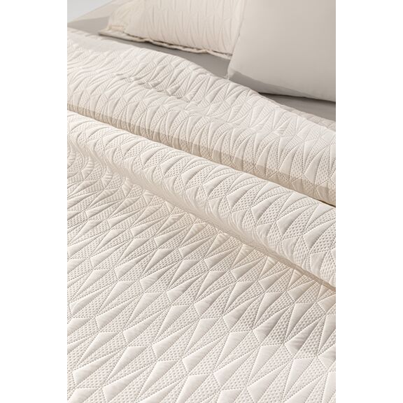 Σετ 3τμχ Κουβερλί Ruby Ivory 240x250 guy Laroche  100% Microsatin