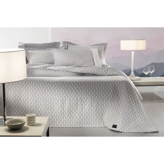 Κουβέρτα - Κάλυμμα Κρεβατιού Harvey Silver 160x260 guy Laroche Silver 60% Cotton, 40% Polyester Jacquard