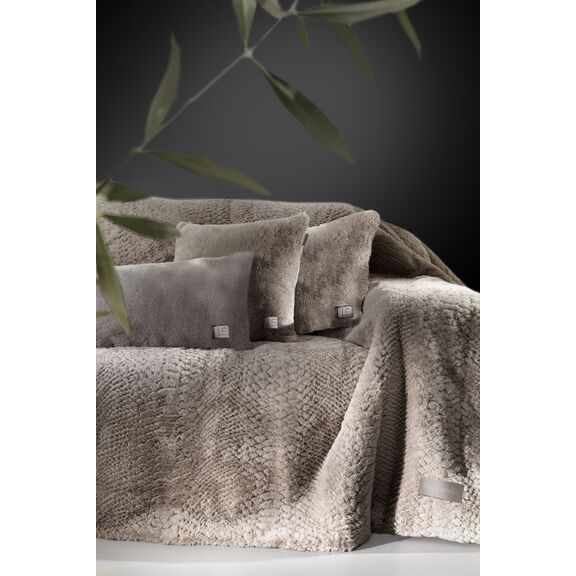 Σετ 2τμχ. Ριχτάρι Crusty Mink 130x170 με Διακοσμητικό Μαξιλαράκι 40x40+3 guy Laroche Green 100% Polyester art fur Ultrasoft