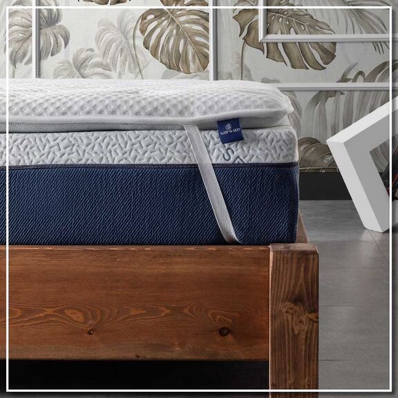 [Product / Title] το Ανώστρωμα Aloe Vera “soft Comfort» της Σειράς Sleep & bed Πάχους 7 εκ Σχεδιάστηκε για Όλους Εσάς που Αναζητάτε μια Οικονομική και Υγιεινή Λύση για να Ανανεώσετε τον Ύπνο Σας. συνδυάζει Απόλυτα τις Ευεργετικές Ιδιότητες του Φυτού Aloe Vera (το Εξωτερικό Κάλυμμα Εμποτίζεται σε Εκχύλισμα του Φυτού) με την Εργονομική Σχεδίαση, για Έναν Απολαυστικό Ύπνο. δεν Επιτρέπει την Ανάπτυξη Μικροβίων και των Ακάρεων, Είναι ένα Οικολογικό, Υποαλλεργικό Προϊόν με Μαλακή και Δροσερή υφή Χαρίζοντας μια Εκπληκτική Αίσθηση Απαλότητας Κατά την Διάρκεια του Ύπνου. προσφέρει μια Εξαιρετική Σχέση Ποιότητας – Τιμής Καθώς Μπορείτε να Αποκτήσετε την Αίσθηση του Καινούργιου Στρώματος, Χωρίς Όμως να Χρειαστεί να Αντικαταστήσετε το Παλιό σας Στρώμα
