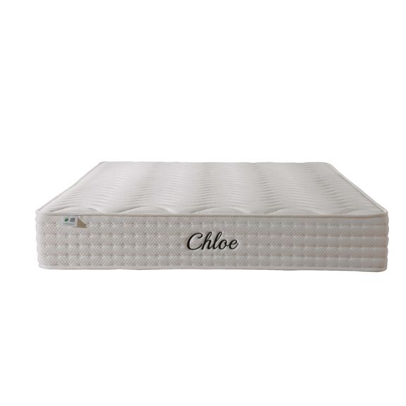 [Product / Title] Στρωμα Chloe μονάδα Ανεξάρτητων Ελατηρίων 7 Ζωνών Στήριξης είναι η Τεχνολογία του 21ου Αιώνα. τα Ελατήρια 7 Ζωνών Στήριξης Είναι Τοποθετημένα σε Χωριστές Υφασμάτινες Θήκες και δεν Είναι Ενωμένα Μεταξύ Τους. Αυτή η Τεχνική Επιτρέπει στα Ελατήρια να Λειτουργούν το ένα Ανεξάρτητα από το Άλλο, και Έτσι οι Κινήσεις του Ενός Ατόμου να μην Ενοχλούν το Δεύτερο Άτομο που Ξαπλώνει Στην Άλλη Πλευρά του Κρεβατιού. Επιπλέον, οι 7 Ζώνες Στήριξης Εγγυώνται την Σωστή Κατανομή του Βάρους Προσφέροντας Απαράμιλλη Αίσθηση Ξεκούρασης